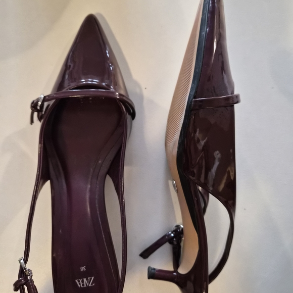 Elegant Burgundy Slingback Heels - Picture 3 of 4